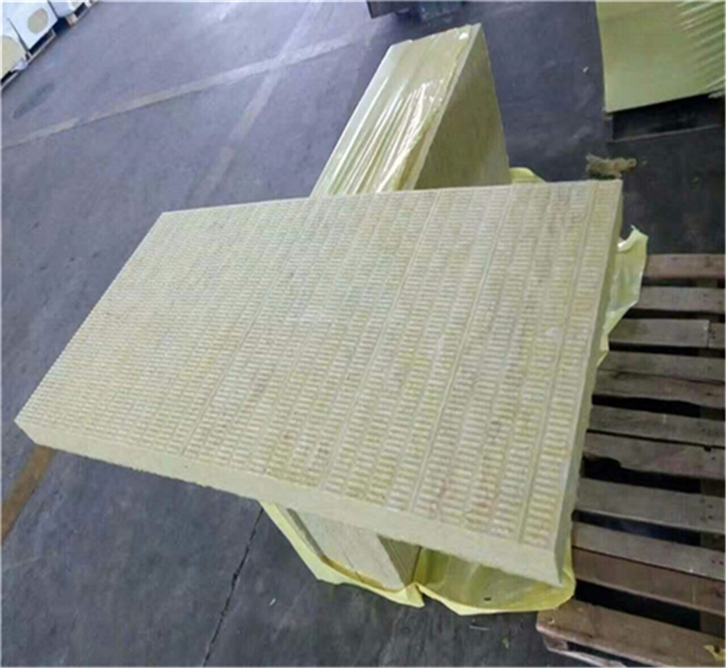 隨著建筑行業(yè)對(duì)節(jié)能保溫要求的不斷提高，巖棉板外墻保溫系統(tǒng)逐漸成為建筑行業(yè)的新寵。作為一種優(yōu)質(zhì)的保溫材料，巖棉板不僅具有良好的保溫性能，還具備環(huán)保、安全、穩(wěn)定等特點(diǎn)。在眾多巖棉板生產(chǎn)企業(yè)中，六安的巖棉板