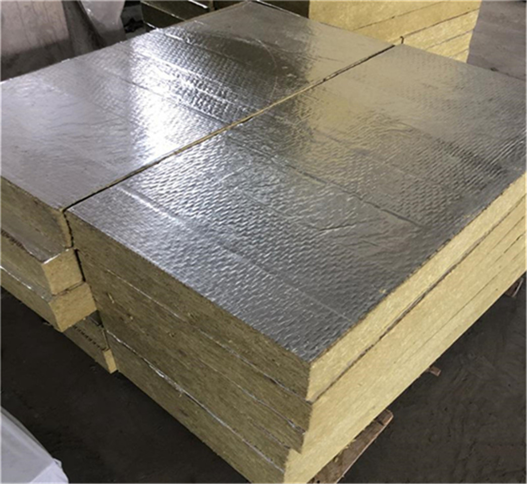 隨著我國建筑行業(yè)對于節(jié)能降耗的不斷追求，外墻保溫技術成為了重要的研究領域。在寧夏地區(qū)，由于其特有的氣候條件，對于外墻保溫材料的選擇和施工要求尤為嚴格。巖棉板作為一種優(yōu)良的保溫材料，在寧夏地區(qū)的外墻保溫
